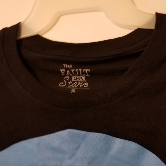 Fault in our Stars junior Small black tshirt okay - Picture 3 of 3